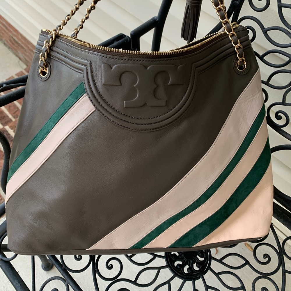 ♦️AUTHENTIC TORY BURCH GREEN AND WHITE STRIPED SHOULDER BAG